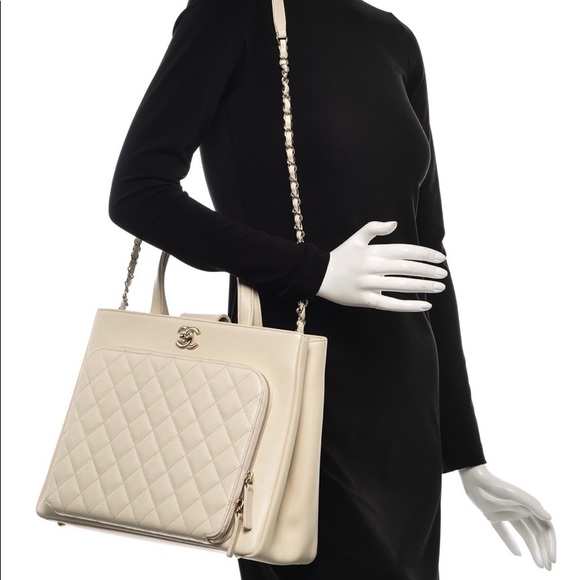 ❌SOLD❌Authentic Chanel Business Affinity Tote Large - Picture 15 of 15